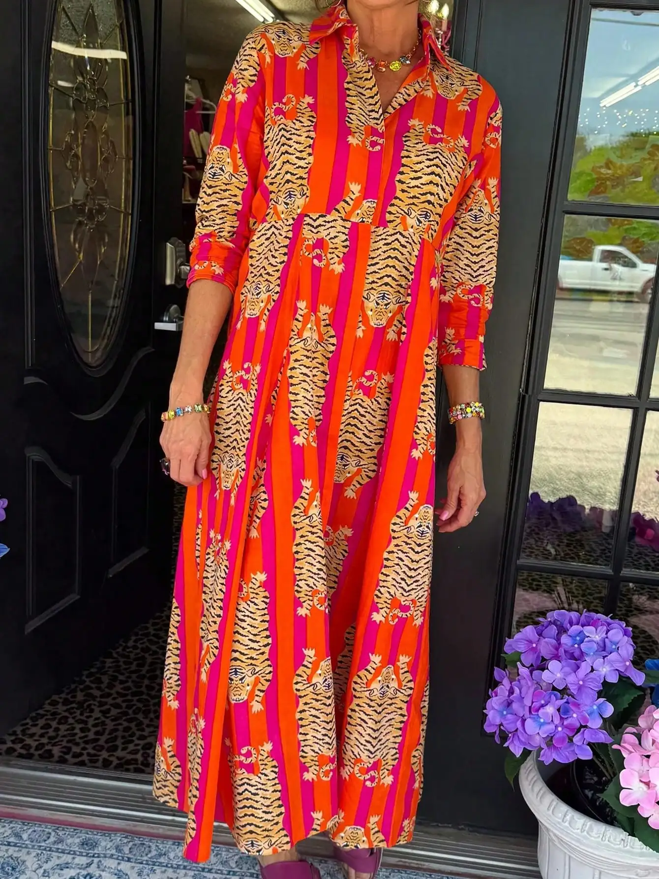 

Vibrant Striped Tiger Print Maxi Dress with Collar, 3/4 Sleeves & Pockets
