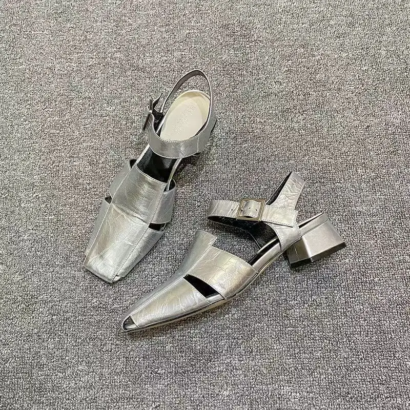 Scarpe da donna di fascia alta di lusso con tacco alto caratteristiche Casual scarpe singole con tacco spesso PU scarpe da donna con tacco medio 2022