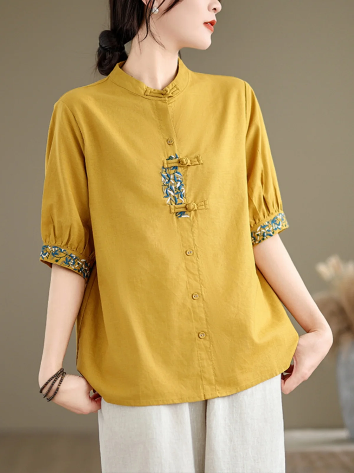 

Cotton Linen ort Sve irt Women's Artistic Embroidery Top Summer Retro Ethnic Sle T-irt Loose Fit Stand Collar