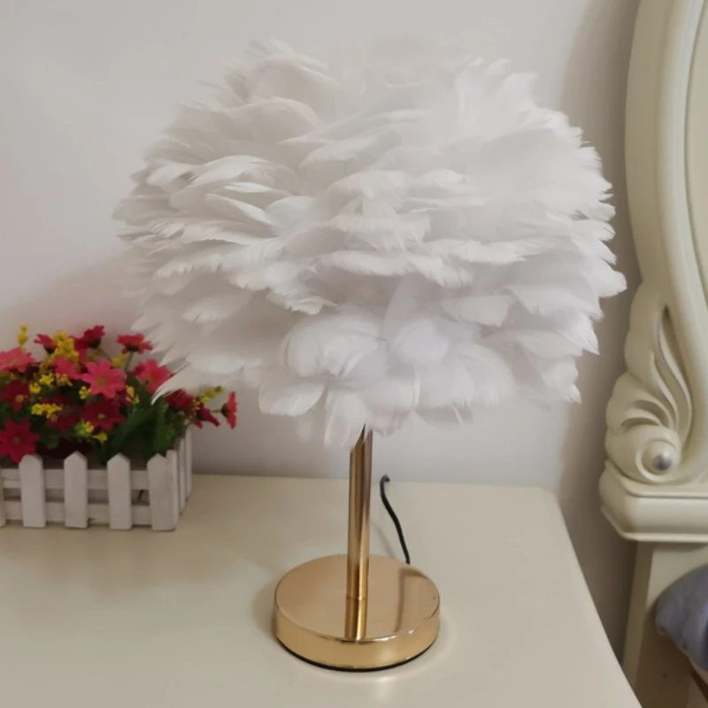 Feather Desk Lamp Creative Bedroom Desk Lamp Bedside Lamp Light Luxury Home Decoration Romantic and Warm Gift