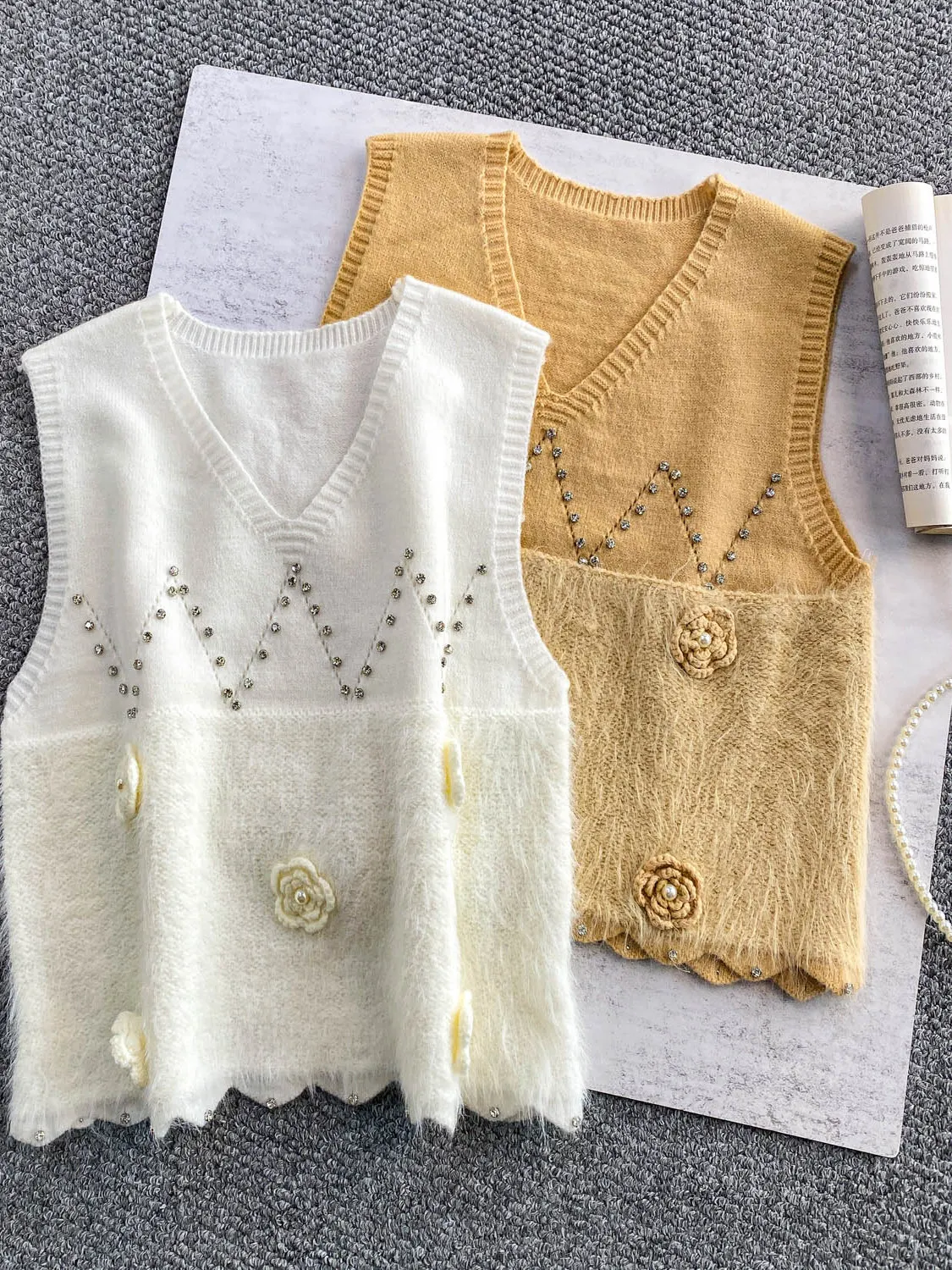 

Knitted Sweater Vest Women's V-Ne Splicing Heavy Embroidery 3D Flower Winter Faion Commute Sle ort Length