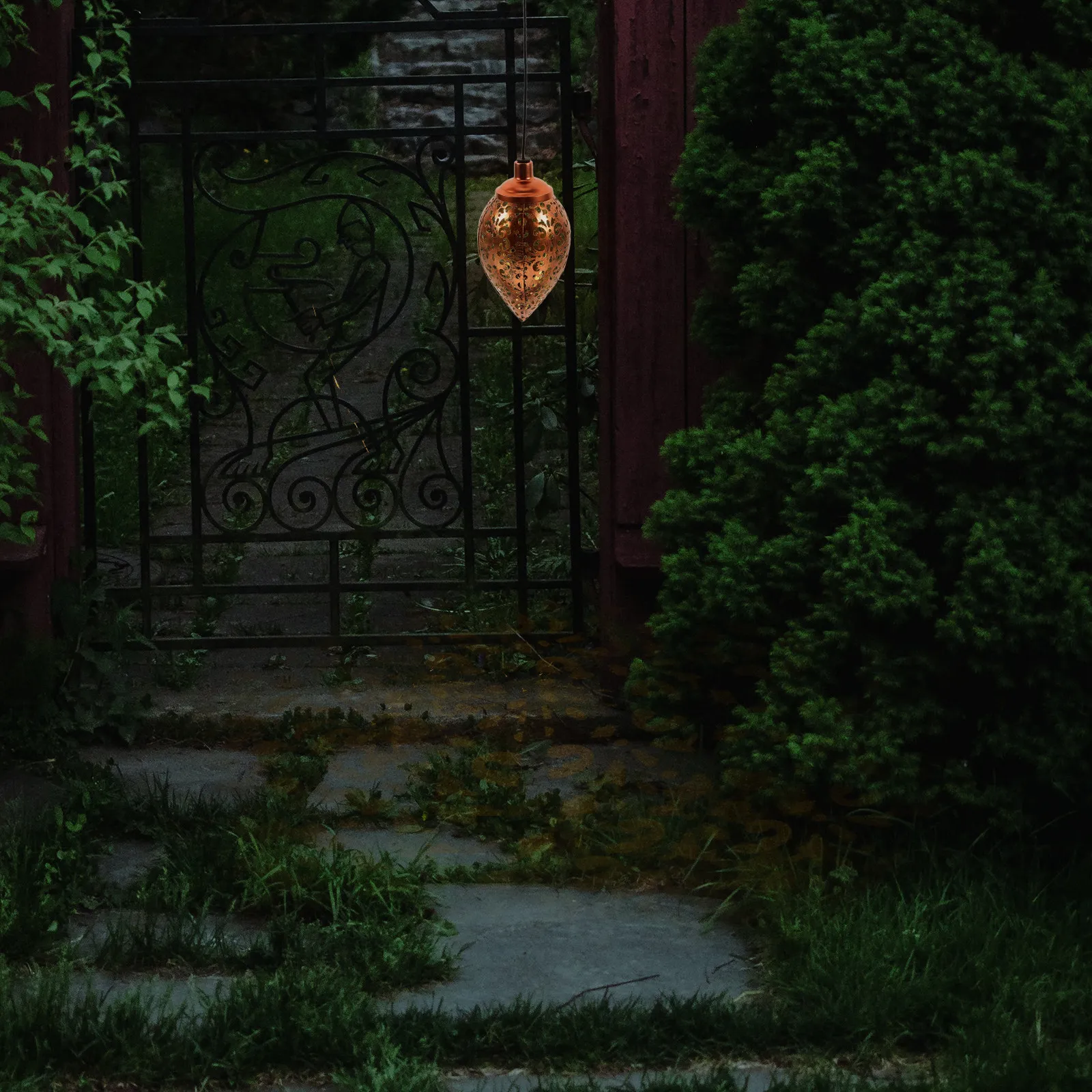 Solar Hanging Lanterns Outdoor Waterproof Solar Garden Lights Iron Decorative Patio Yard Lights Waterproof Garden Light
