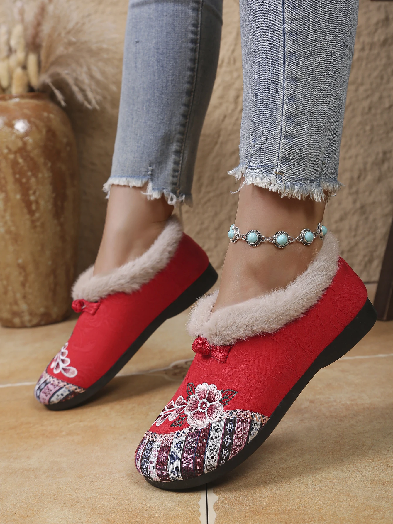 Damen Winterstiefeletten im chinesischen Stil, bestickt, aus Baumwolle, mit flauschigem Kragen, Fleece-gefüttert, zum Hineinschlüpfen, flach, rutschfest, warm, ethnische Freizeitschuhe – Detail 16