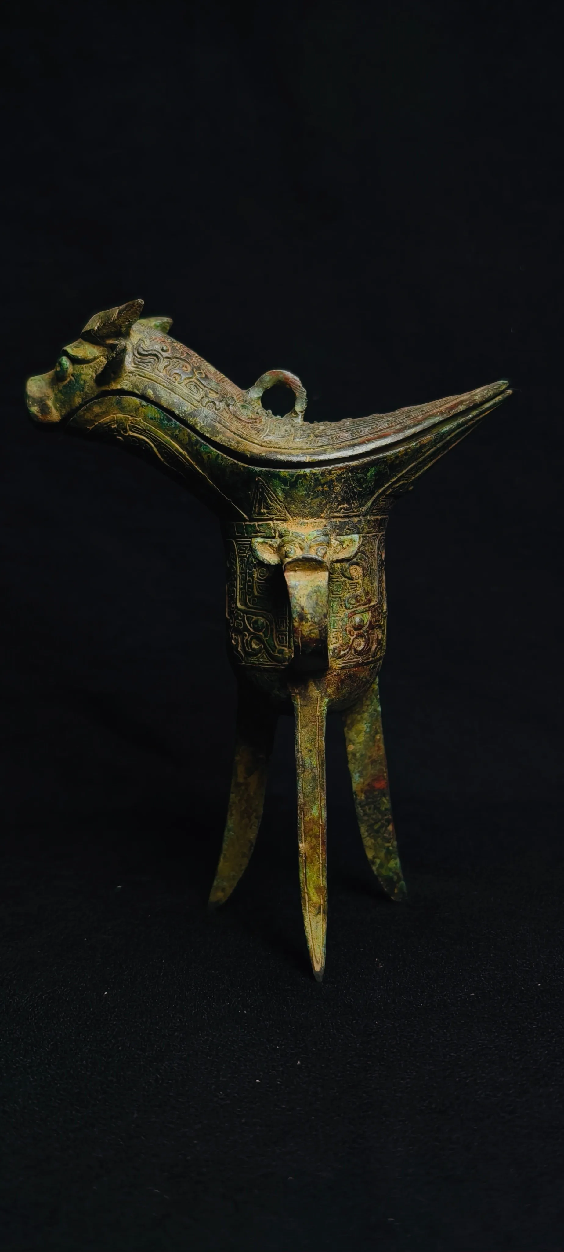 

20/2000 Кубок с бычьей головкой из античной бронзы династии Шан