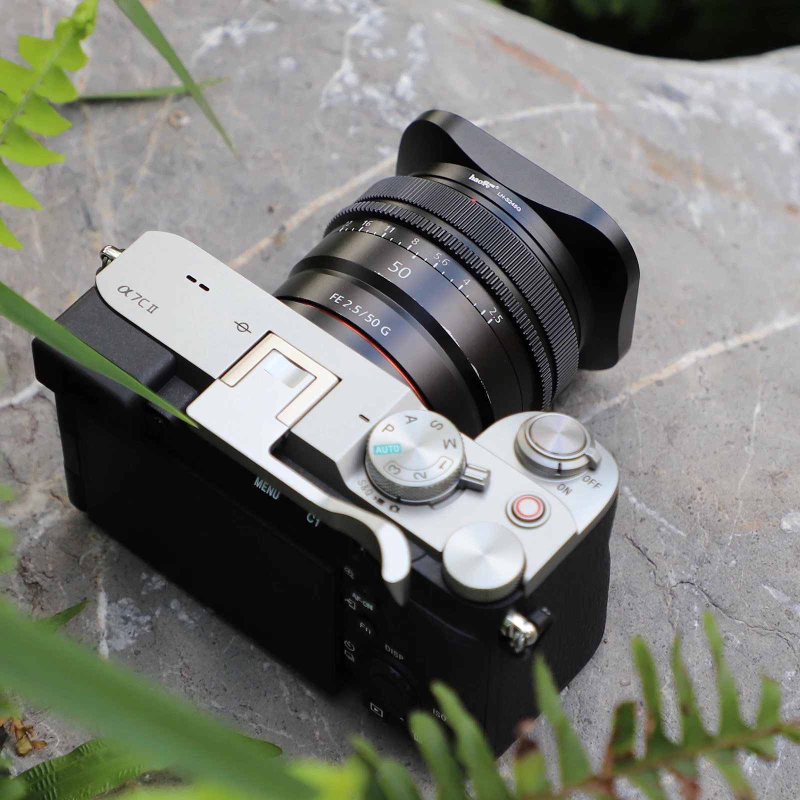 ソニー FE 40mm F2.5 G、FE 50mm F2.5 G、FE 24mm F2.8 G レンズ用