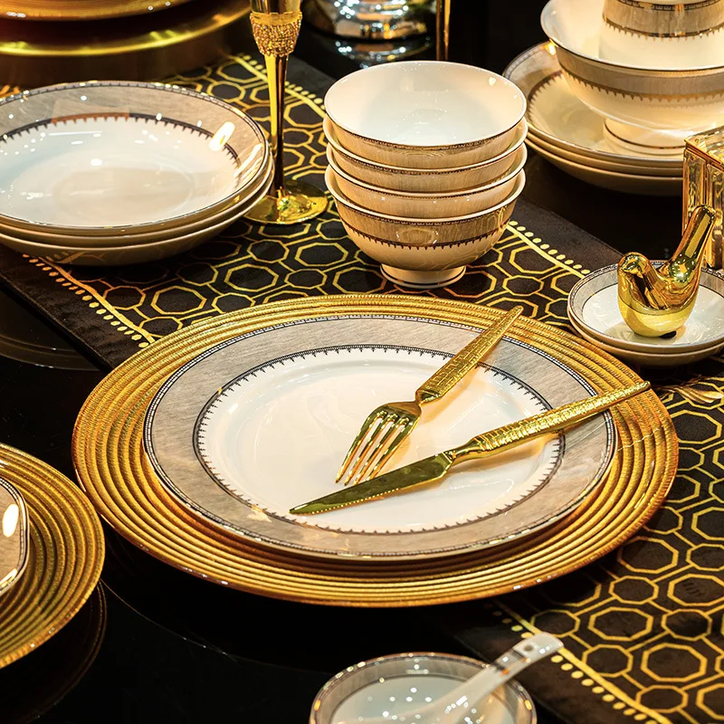 Service de table en porcelaine d'os