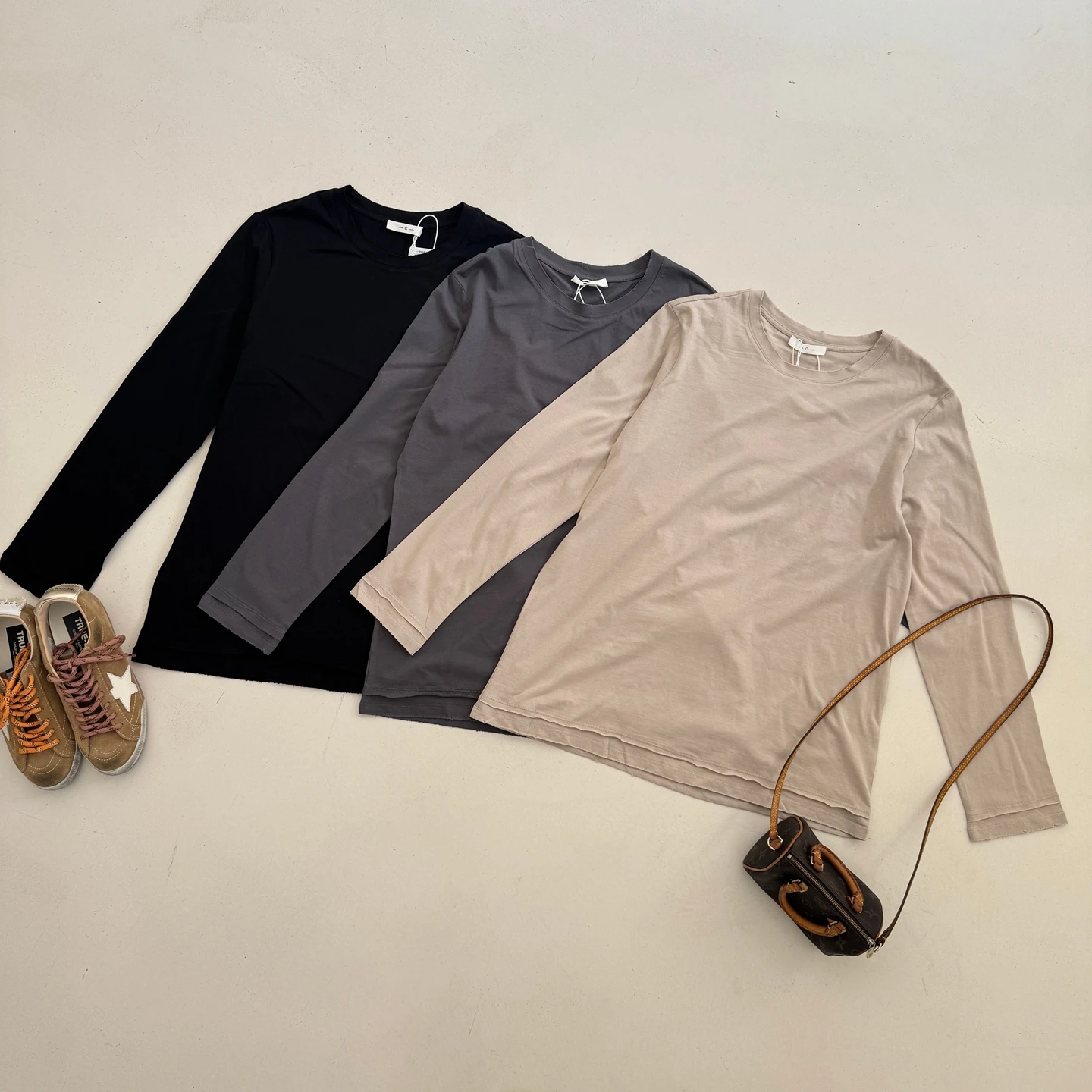 

Женская хлопковая футболка больших размеров Rose Sister с длинным рукавом, круглым вырезом, двусторонним дизайном и простым кроем для повседневной носки