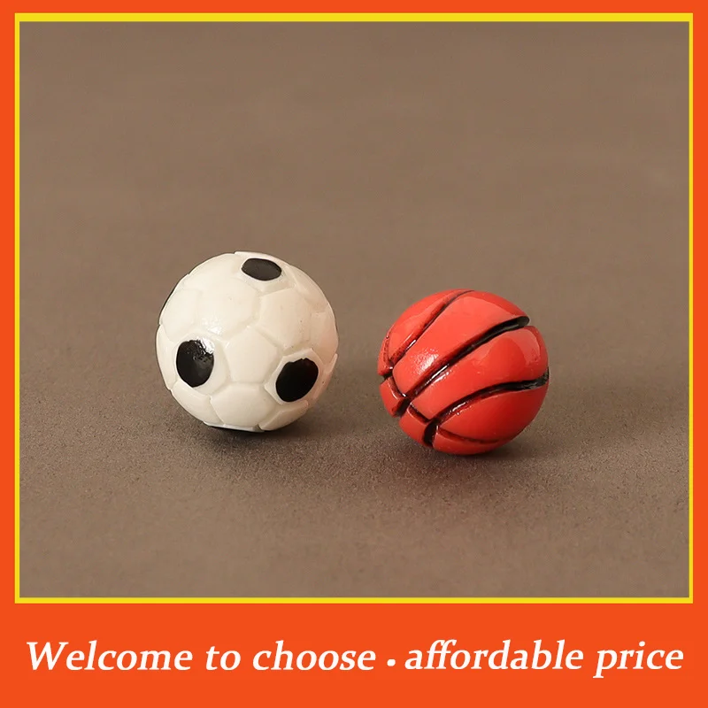 **2Pcs/set Resin Outdoor Sports Scene Decor Toy Doll House Accessories 1:12 Dollhouse Sports Balls Soccer Football Basketball