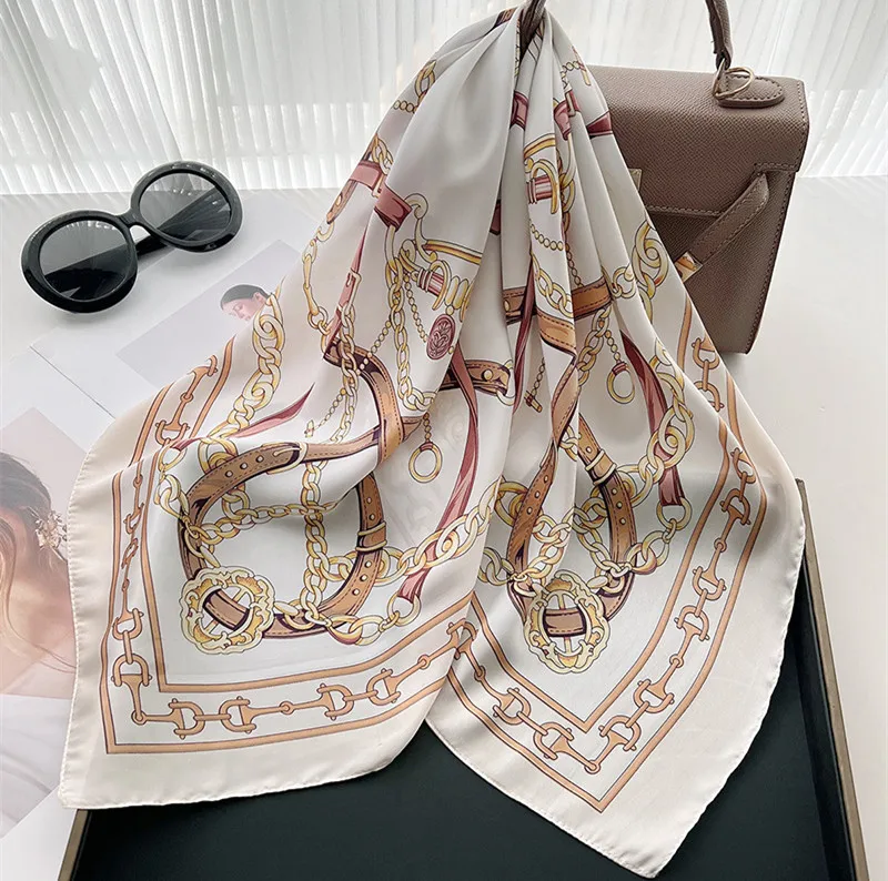 Luxus Dame Kette Druck Quadrat Schal Simulierte Seide Dünne Hals Schal Mode Sonnencreme Kopftuch Für Frauen 70x70 cm – Detail 5