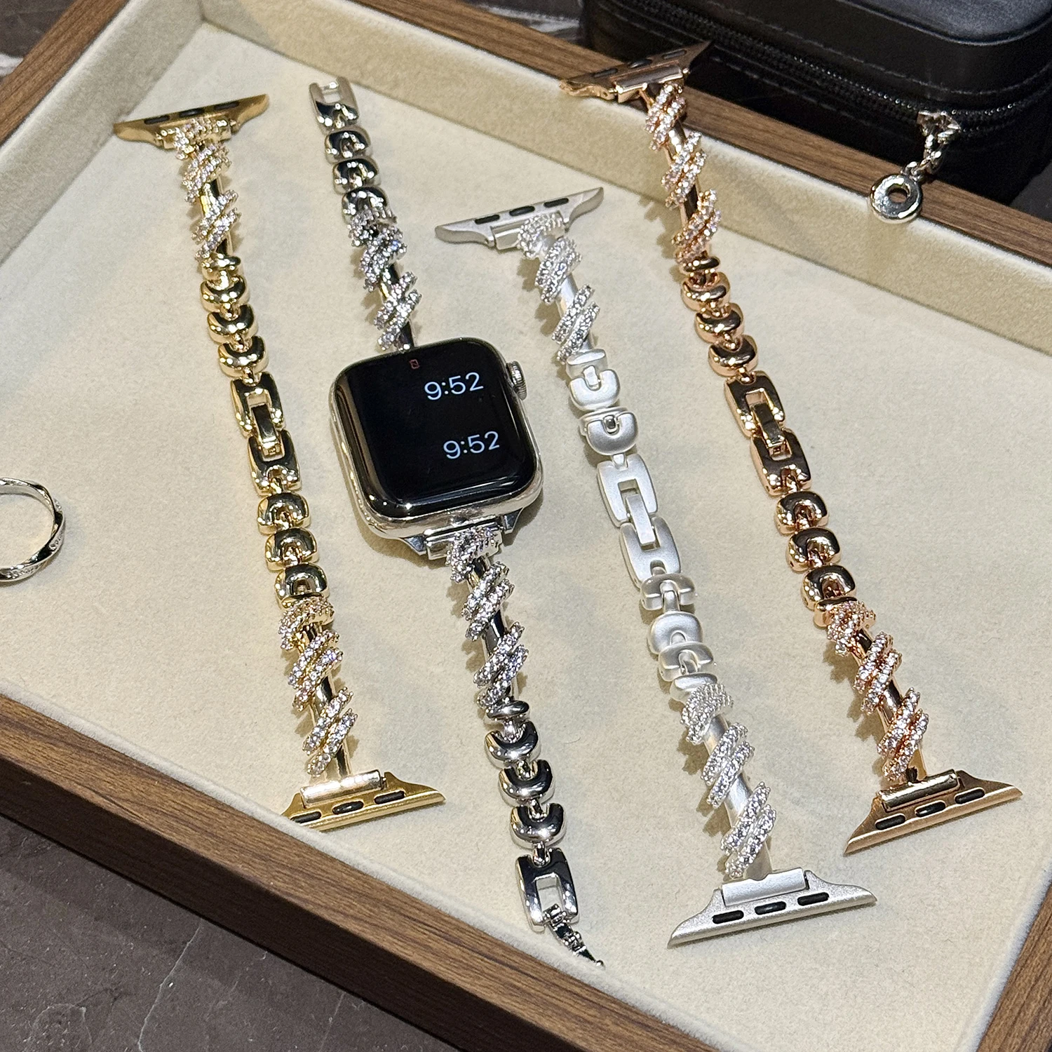 Rotating diamond studded copper metal strap for Apple Watch S11 46mm 49 45 44 42 41 40-38mm slim strap for IWatch S10 9 8 7 6 SE