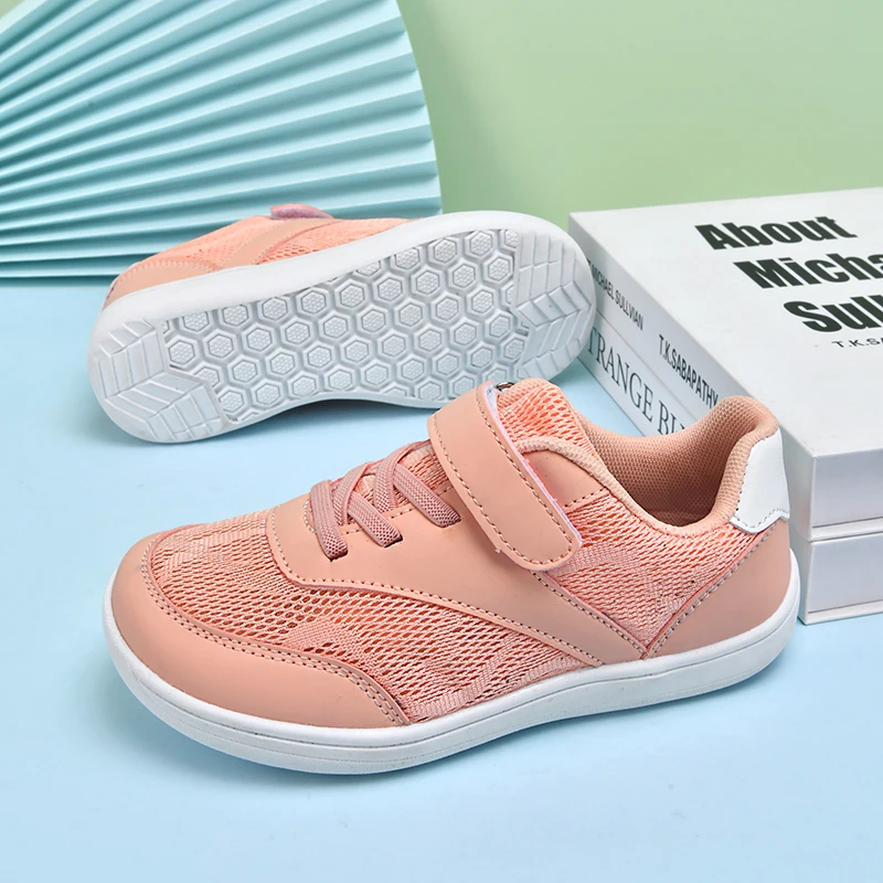 A pair of children's casual daily shoes, hook and loop closure for easy on and off, breathable upper for all‑day comfort YY‑0329