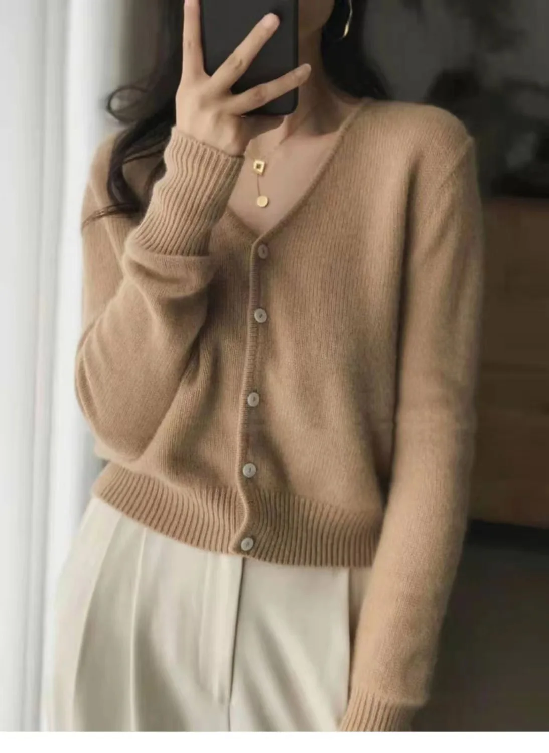 Hot Sale 100% Merino Wool Spring and Autumn New Women\'s V-neck Cardigan Slim Fashion Knitted Top Short Jacket Korean Version