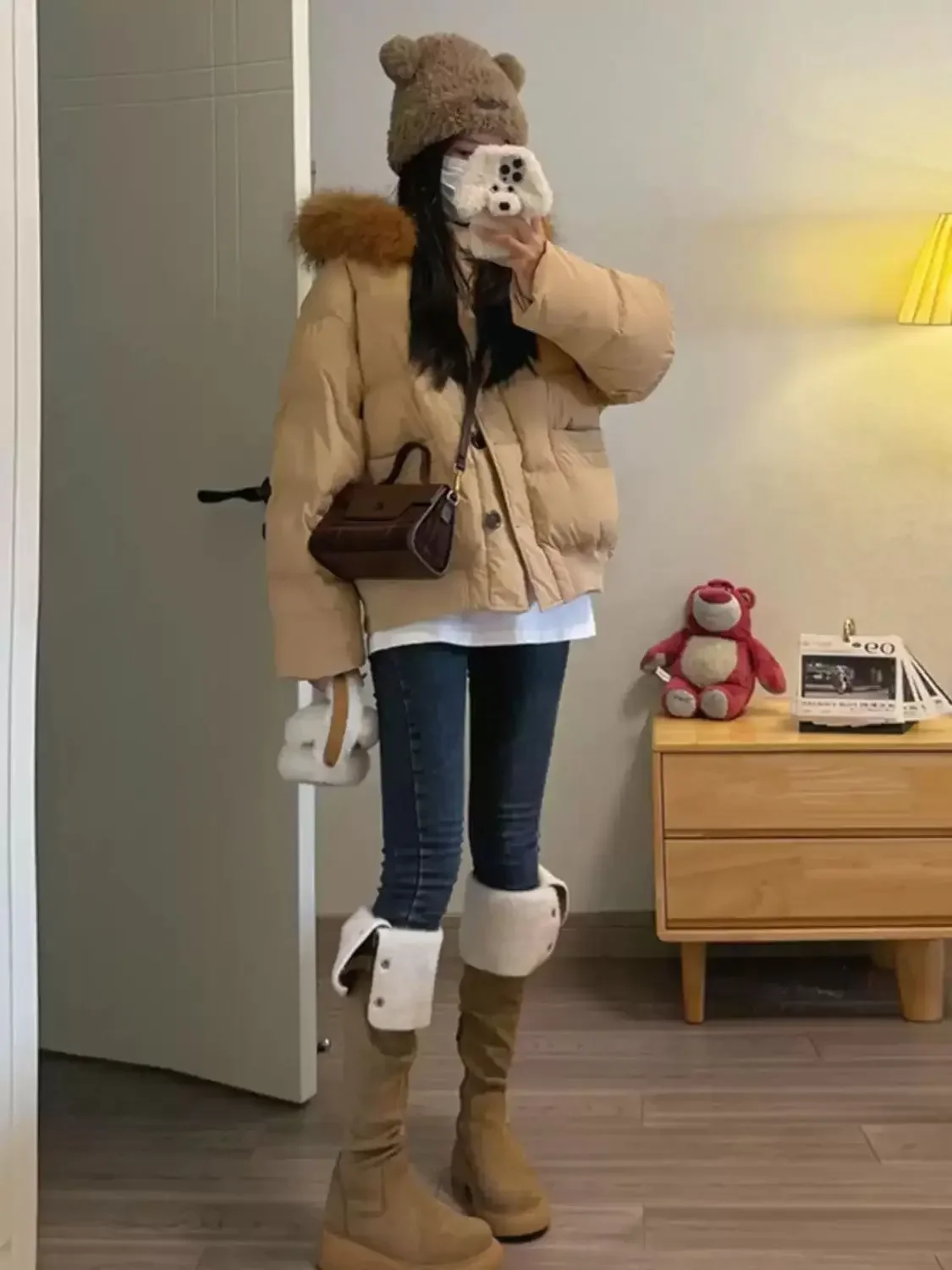 سترة كورية أنيقة مبطنة بالقطن سترات سميكة فضفاضة لشتاء 2025 سترة نسائية كبيرة الحجم بياقة فرو قصيرة جنوبية