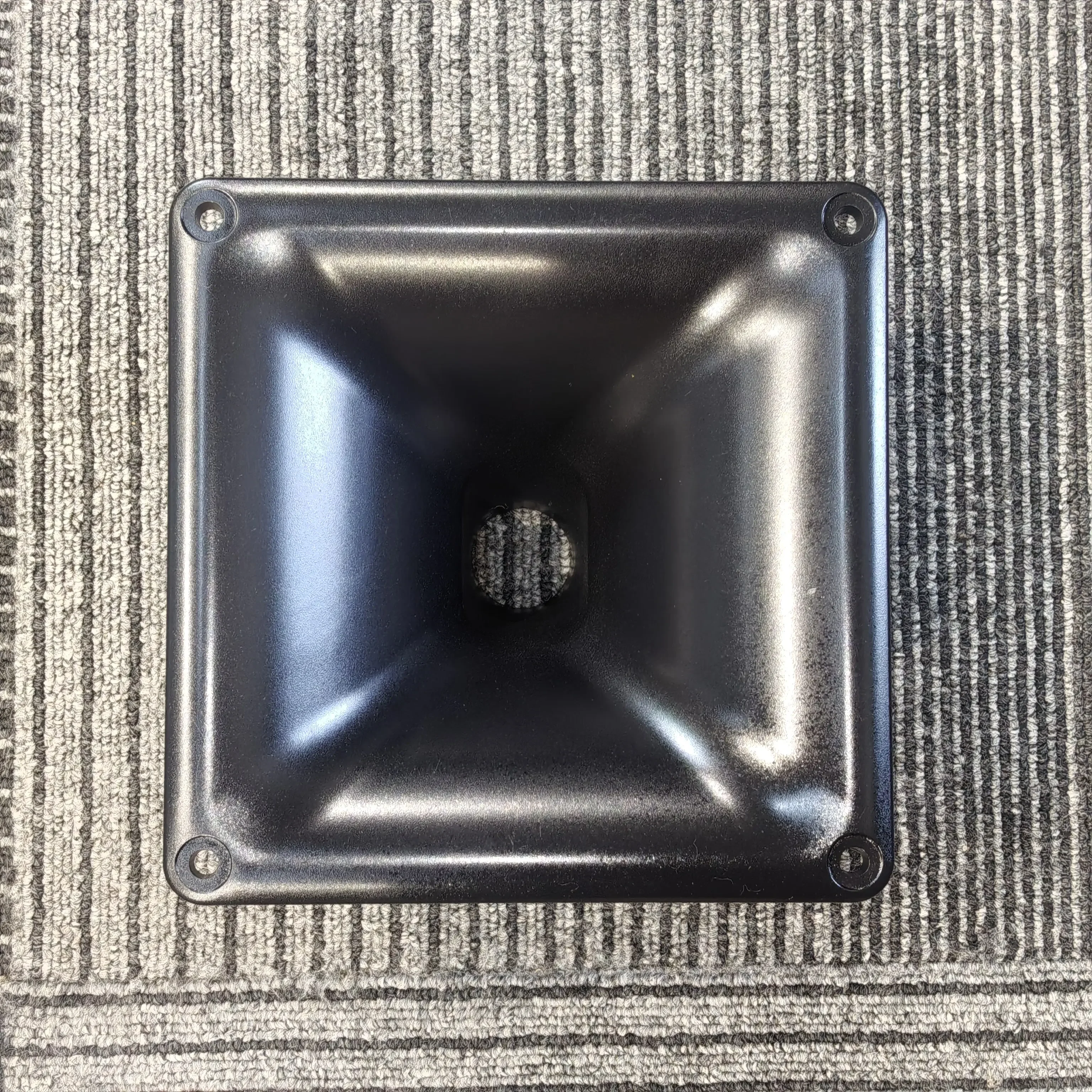 MW Audio 1" Horn 165x165x86,5mm, Schraubbarer Wellenleiter für Lautsprechersystem-Ersatz – Detail 6