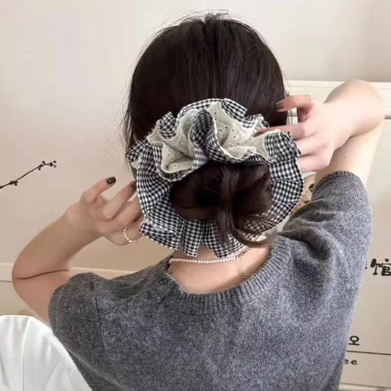 Elegantes, vierschichtiges, kariertes Spitzen-Haargummi für Damen und Mädchen, süßes Haargummi, Haarring, Haar-Accessoires – Detail 4