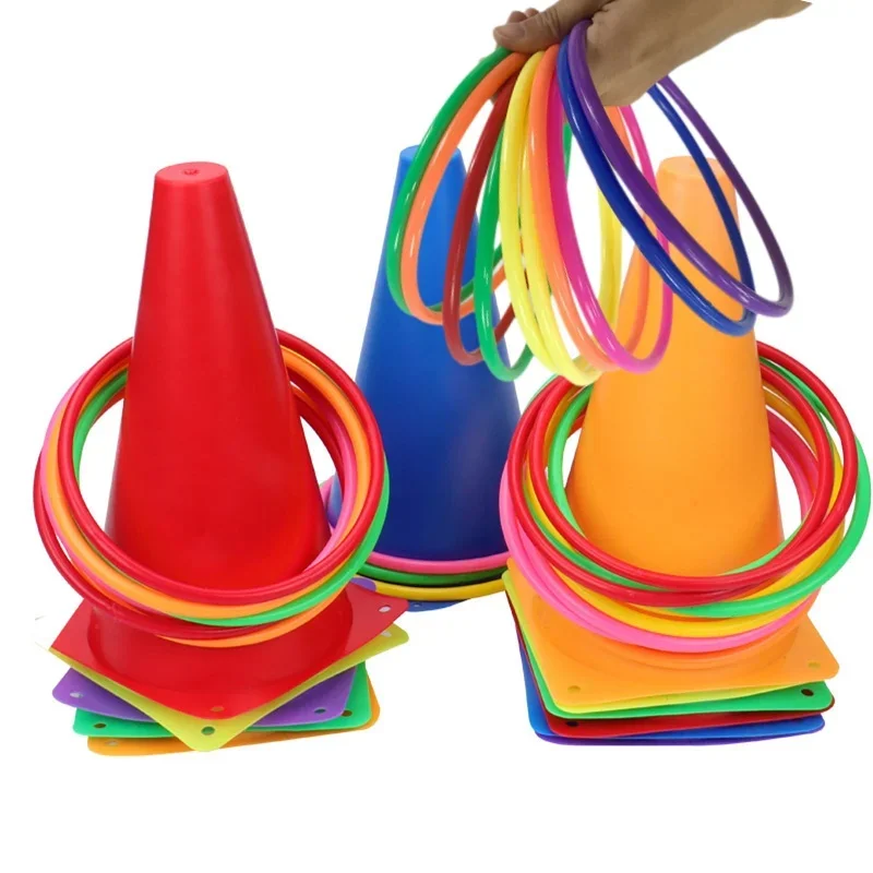 Lancio all'aperto di anelli di plastica Giocattoli sportivi per bambini Giochi di lancio di anelli Competizione interattiva genitore-figlio sensoriale