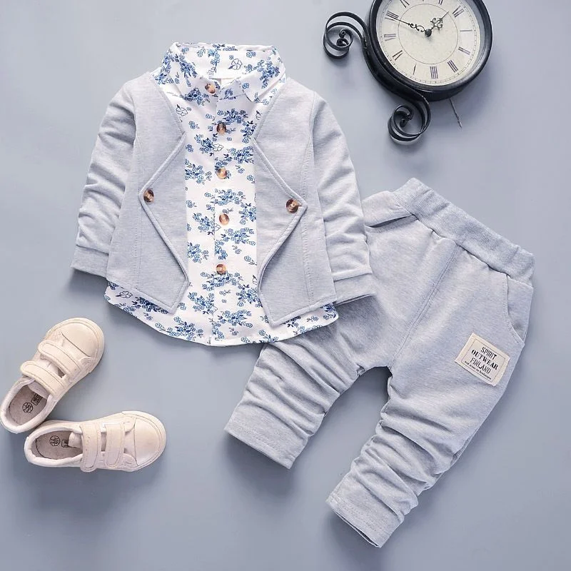 Baby boy children\'s suit, autumn boy printed long-sleeved shirt+solid color cardigan coat+casual pants 3cps suit boy handsome an
