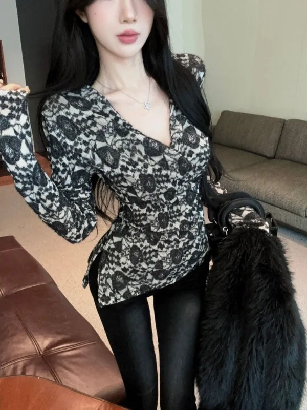 

Винтажная женская базовая рубашка Hebe Style с кружевом, вырезом V-образной формы, узором «цветок», на флисовой подкладке, с длинным рукавом, модный топ для ношения под одеждой