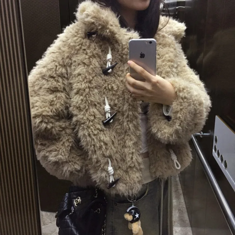 Schicke Damen-Pelzjacke, weich, gemütlich, Herbst und Winter, neues Design, Vintage-Knopf, warmes Oberteil, Damen-Oberbekleidung, Stand-Passform