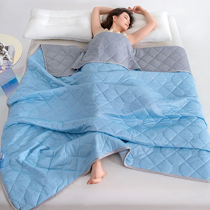 Solid Color Summer Cooling Blanket for Sleeping Lightweight Quilted Air Conditioning Quilt King Soft Breathable Thin Comforter