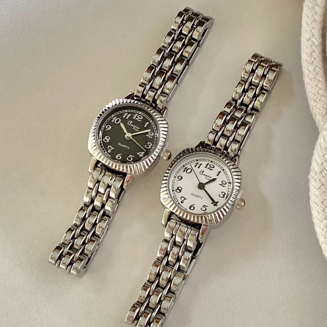 นาฬิกาข้อมือผู้หญิง หน้าปัดเรียบง่าย ระบบอนาล็อก ควอตซ์ สายโลหะผสม สไตล์ลำลอง สีทอง สีเงิน ของขวัญ นาฬิกาผู้หญิง
