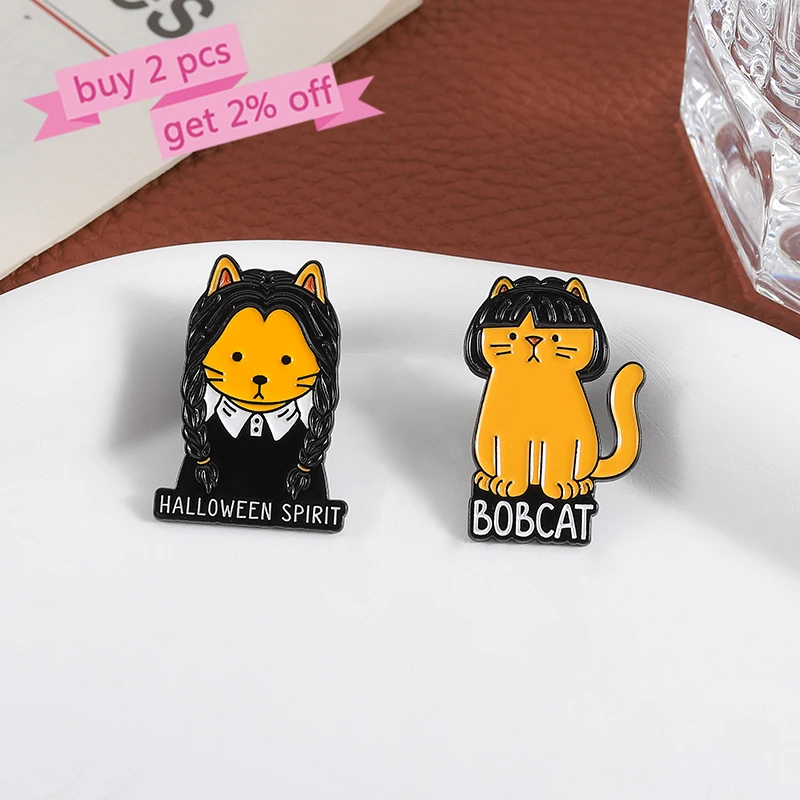 هالوين الروح بوبكات المينا دبابيس مخصصة الرسوم المتحركة أفلام دبابيس التلبيب شارات الملابس مجوهرات بأشكال حيوانات هدية للأصدقاء