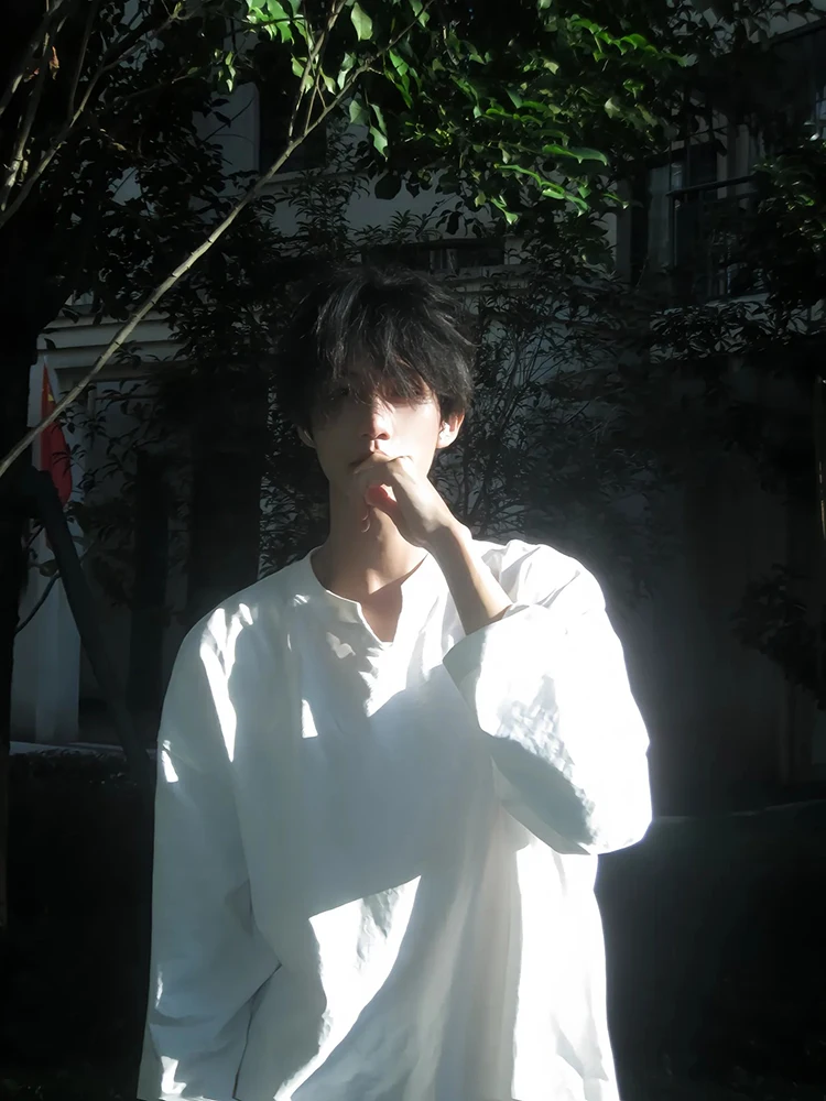 

Белая мужская футболка с длинным рукавом и V-образным вырезом, молодежная, из чистого хлопка, для многослойных образов, в корейском стиле, на раннюю весну