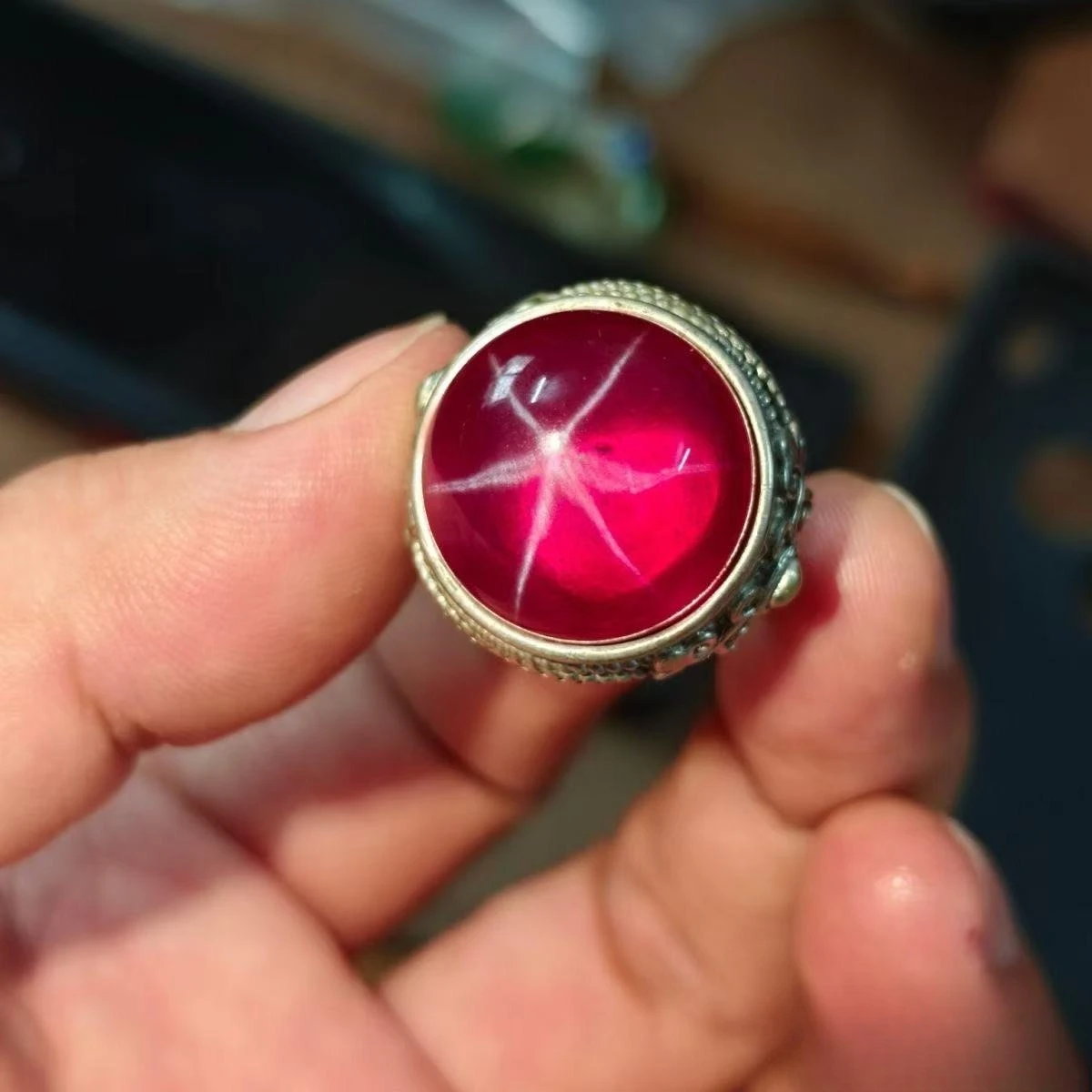 

hand-inlaid gemstone men's and women's rings, ethnic style silver-plated Tibetan jewelry handicrafts