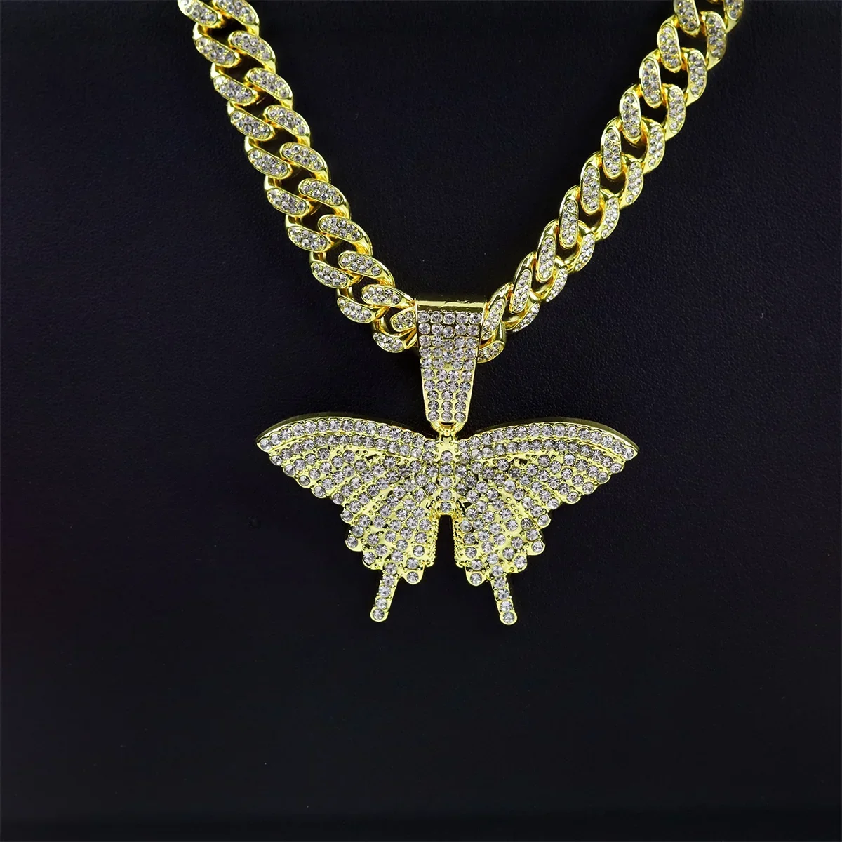 New Bling Butterfly Pendant Necklace Iced Out Gold Silver Color AAA Cubic Zircon Animal Charm Men's Women Hip Hop Rock Jewelry