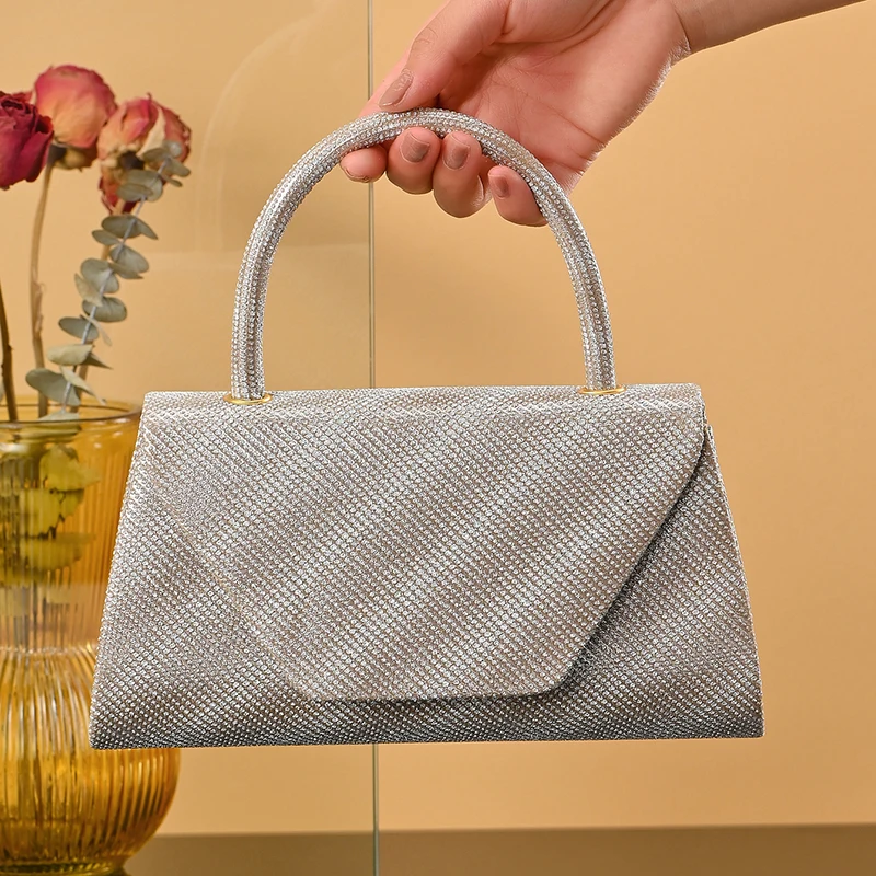 

New Luxury Single Shoulder Clutch Purse Simple Fashionable Women's Handbag for Banquets Ele Chain Light Dinner Bag for Ladies