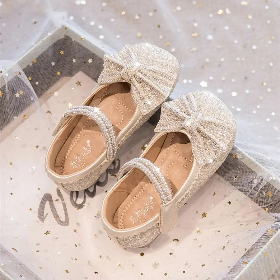 Girls Sparkly Rhinestone Leather Shoes 2026 New Summer Toddler Beaded Bowknot Barefoot Sandals Non-slip Trendy Princess Party