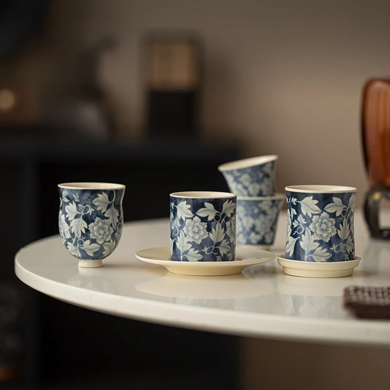 

Antique Blue and White Tea Cup Ceramic Chinese Kung Fu Gongfu Tea Set Single Master Cup with Trays Teaware Porcelain Drinkware