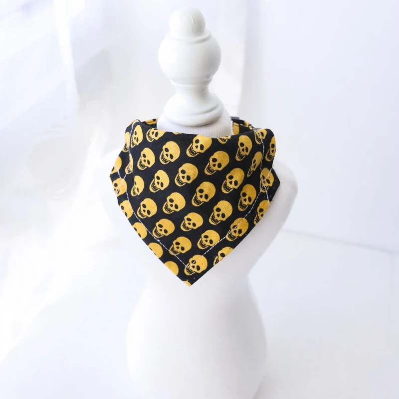 Halloween Themed Pet Cat Collar Triangle Scarf Tie Bow Pet Dog Collar With Pumpkin Bell Cat Necklace Pet Festival Accessories