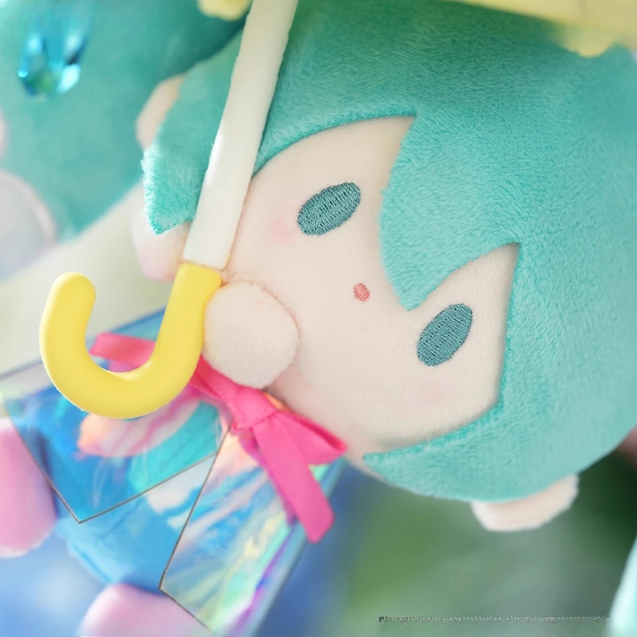 LLavero de peluche de Anime Hatsune Miku de 15 cm, muñeca suave Kawaii, serie bonita de melodía de lluvia para mochilas, regalos colgantes