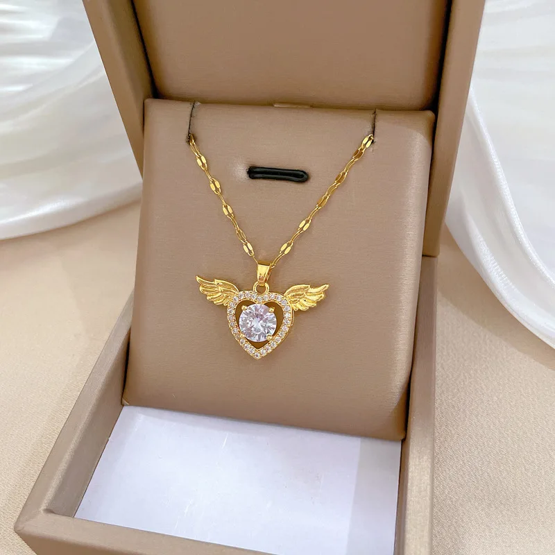 Exquisite Love Wings Light Luxury Necklace Fashionable and Versatile White Stainless Steel Clavicle Chain