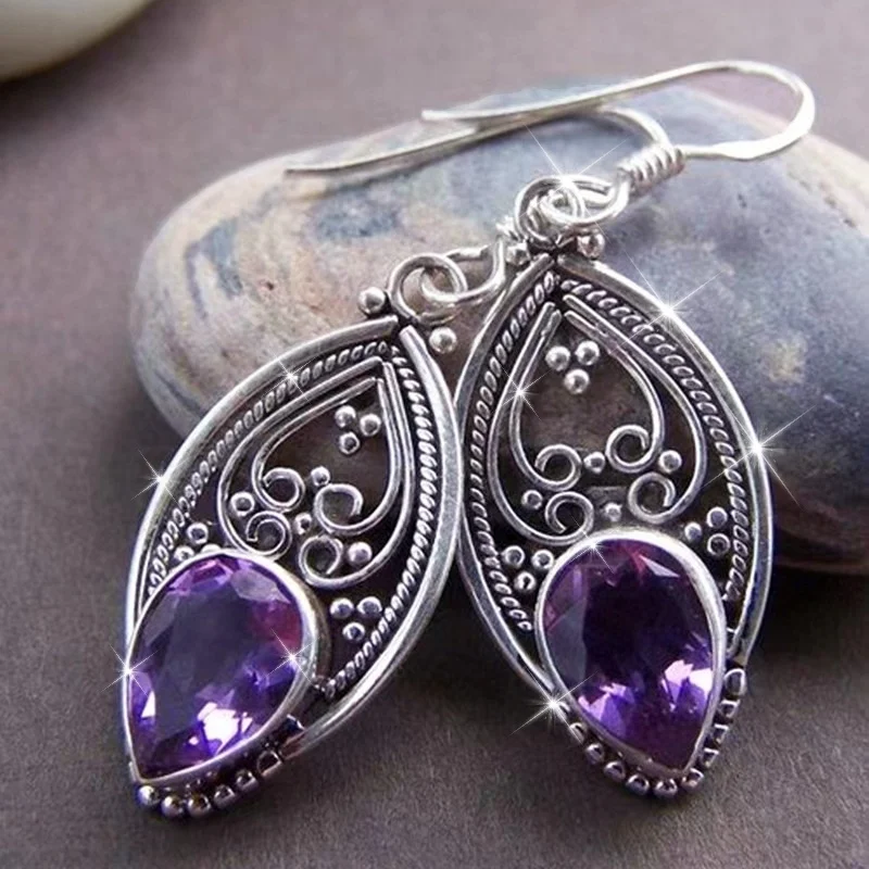 Pendientes colgantes de amatista hechos a mano con base de cobre con incrustaciones de piedras preciosas sintéticas, textura exquisita y de alta gama, diseño suave y atmosférico, lo que los convierte en un ideal regalo de accesorio de moda para mujeres.