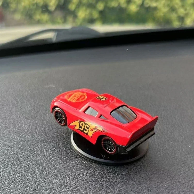 Cartoon DSN Cars 3 Lightning McQueen Drift Rotatie Decoratie Auto Dashboard Draaiende Auto Center Console Prop Gifs