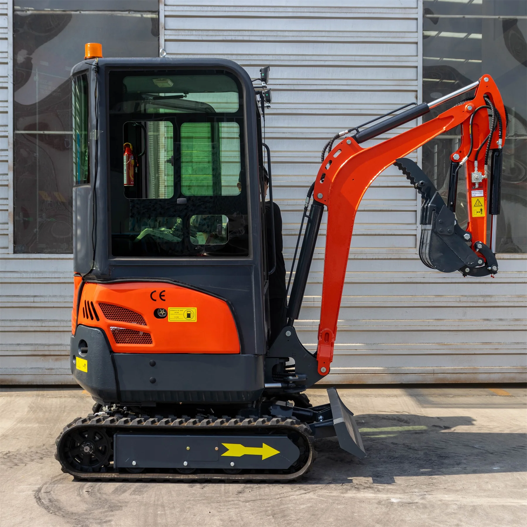 

Новые китайские мини-экскаваторы 2,5 тонны с сертификатами EPA и CE для фермерских работ, гусеничные мини-экскаваторы для продажи