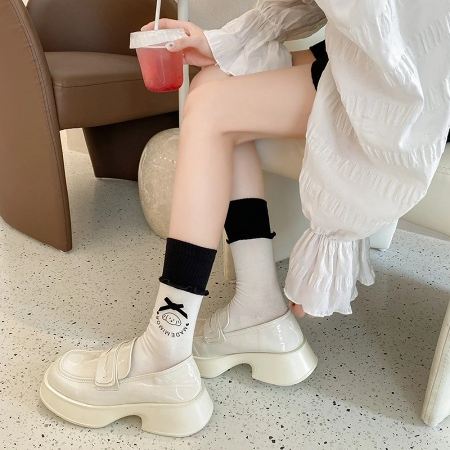 زوجان من جوارب أنبوبية متوسطة الحواف على شكل ربطة عنق على شكل فيونكة، مع تصميم جميل مثل الأساسية، دانتيل رقيق، مطابقة يومية #2