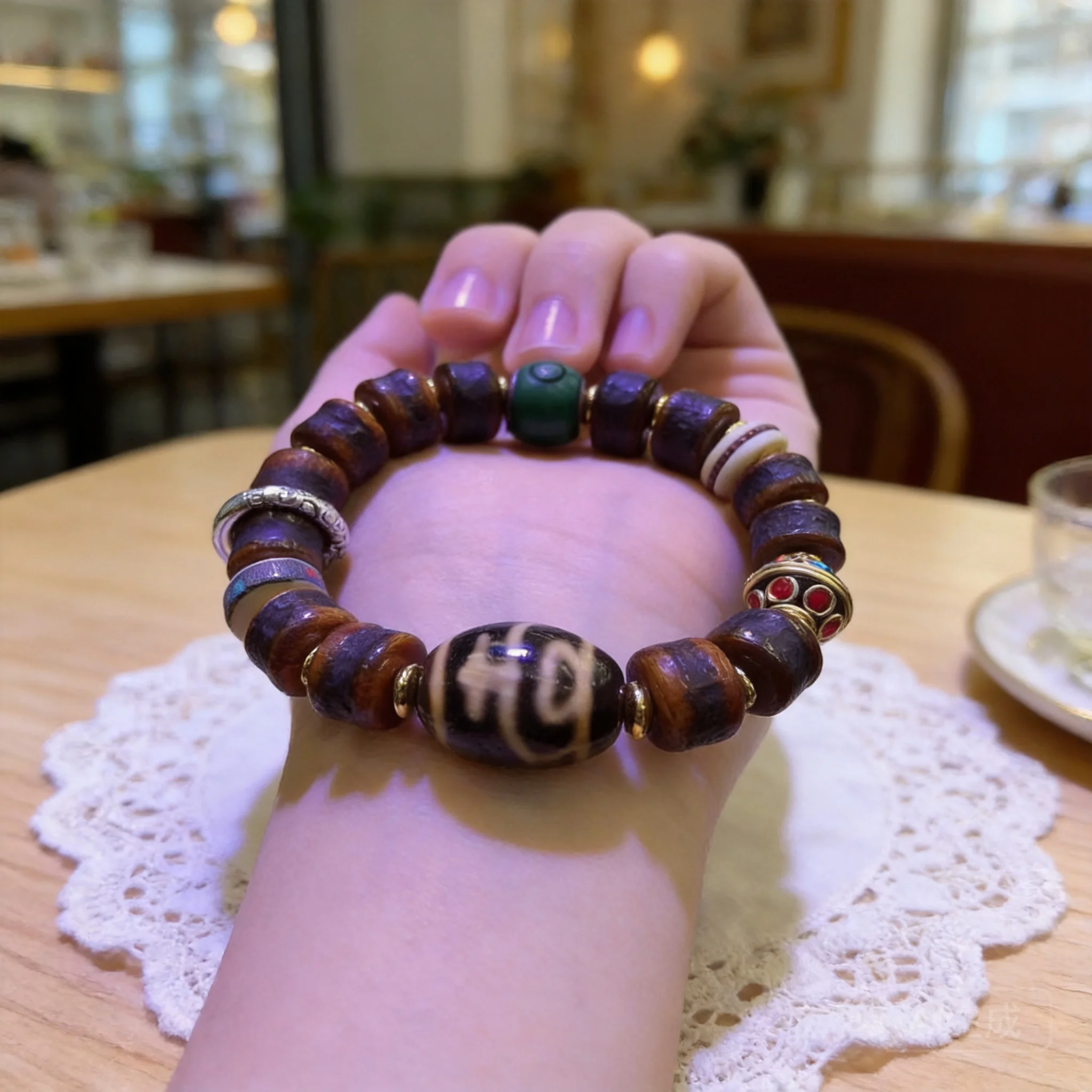 

Tibetan Yak Bone Beaded Bracelet Unisex Chinese Ethnic Style Collectible Jewelry Natural Material For Daily Wear Gifting 2026