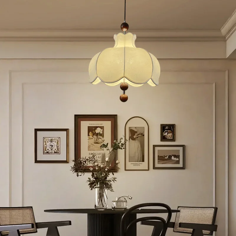 French Retro Wooden Pendant Light Petal Printing Fabric Hanging Lamp Medieval Living Room Bedroom Restaurant Kitchen Chandelier