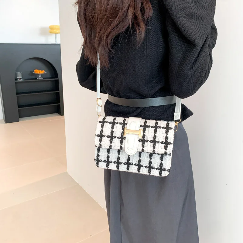 Popular Fashion Minimalist Crossbody Bag Commuting Plaid Small Female Shoulder Bag for Women's New Small Square Crossbody Bag