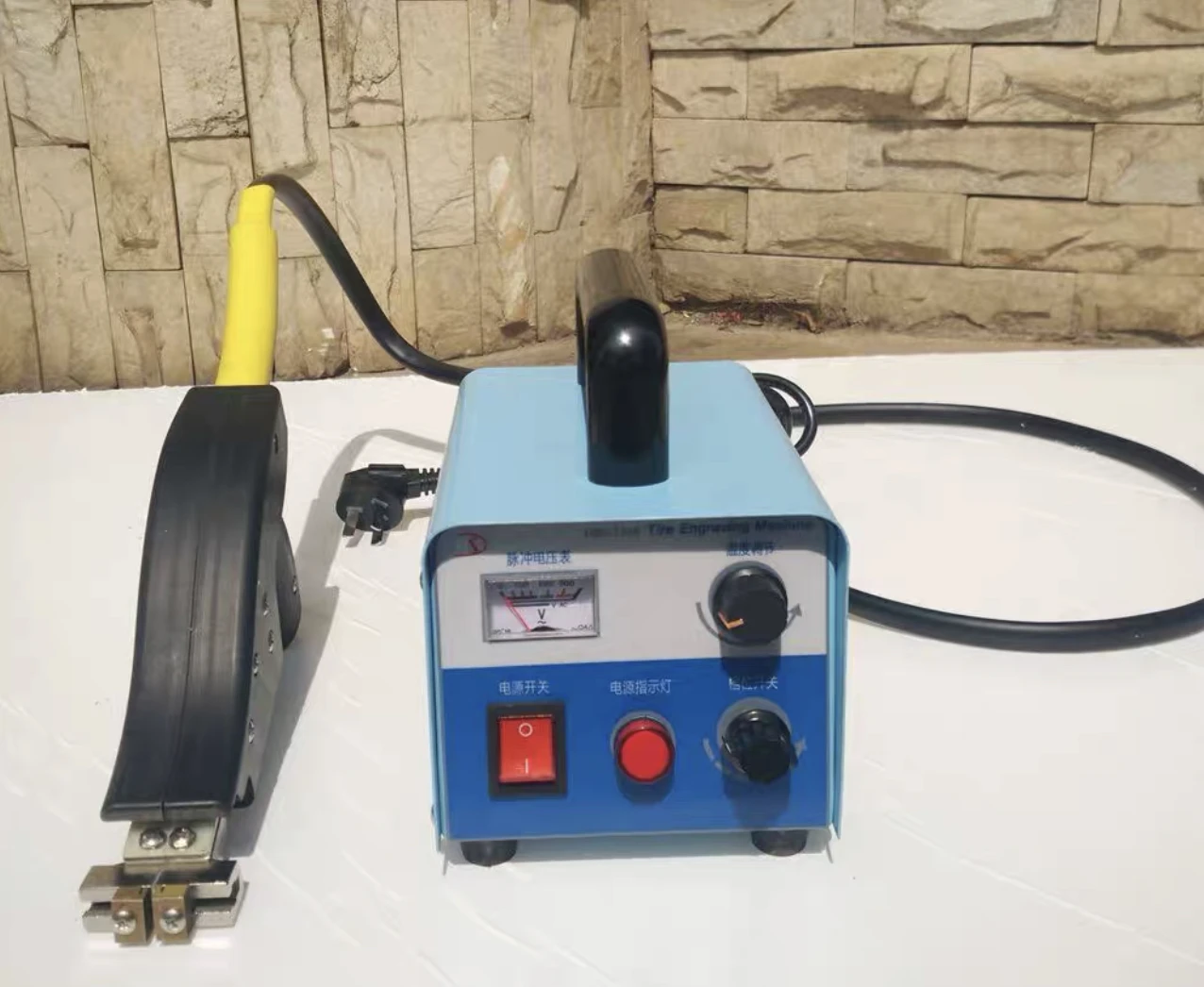 حار بيع آلة إعادة الحفر الإطارات آلة الأخدود الإطارات مع 20 قطعة شفرات شاحنة آلة نحت الإطارات