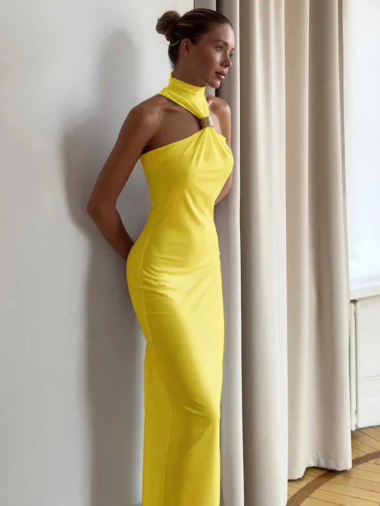Nibber Halter Metalen Knopen Jurk Vrouwen Elegante Zomer Trend Effen Plooien Backless Mouwloos Sexy Slanke Banket Party Lange Bodycon