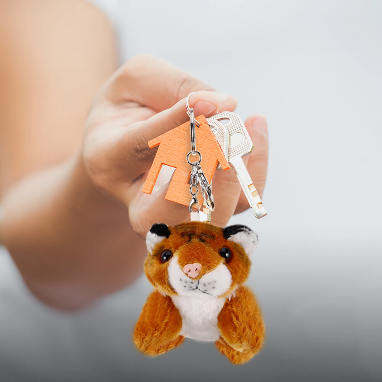 سلسلة مفاتيح على شكل نمر أصفر حقيبة حيوانات واقعية صغيرة ساحرة خفيفة الوزن ومتينة للأطفال حقيبة ظهر معلقة هدية مزخرفة