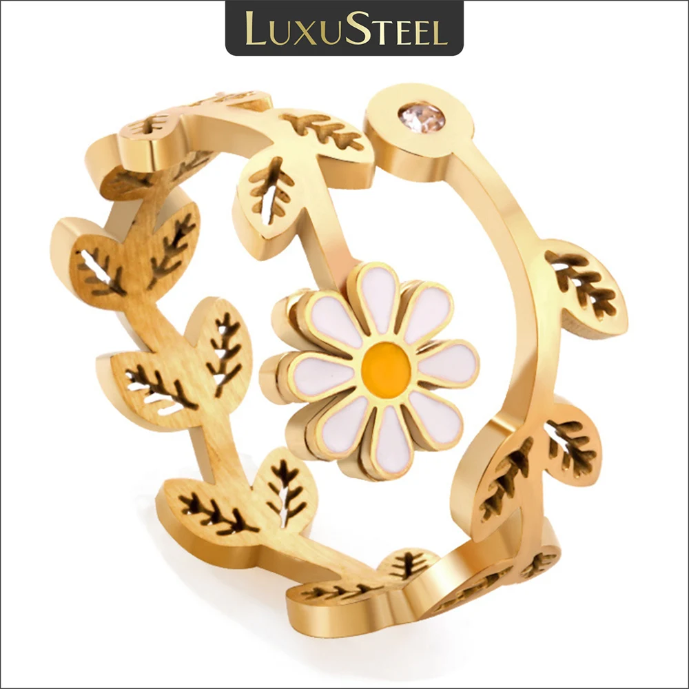 LUXUSTEEL Spring Style Stainless Steel Golden Color Flower Shape Engagement Rings Wholesale New Trendy Style Fingers Rings Party