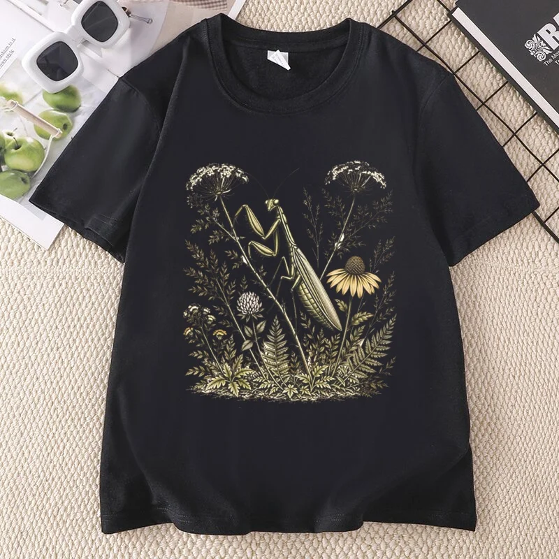 Floral Mantis T-Shirt Praying Mantis Botanical Insect Tee Entomology Graphic T Shirts Wildflower Printed Tshirts Woman Clothing