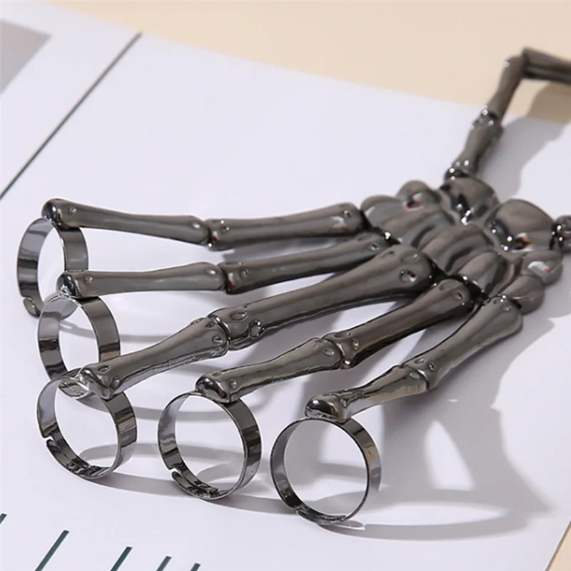 A24P แฟชั่นบุคลิกภาพ Punk Skeleton Hand Bone อเนกประสงค์ห้านิ้วแหวนสร้อยข้อมือ All-In-One CHAIN