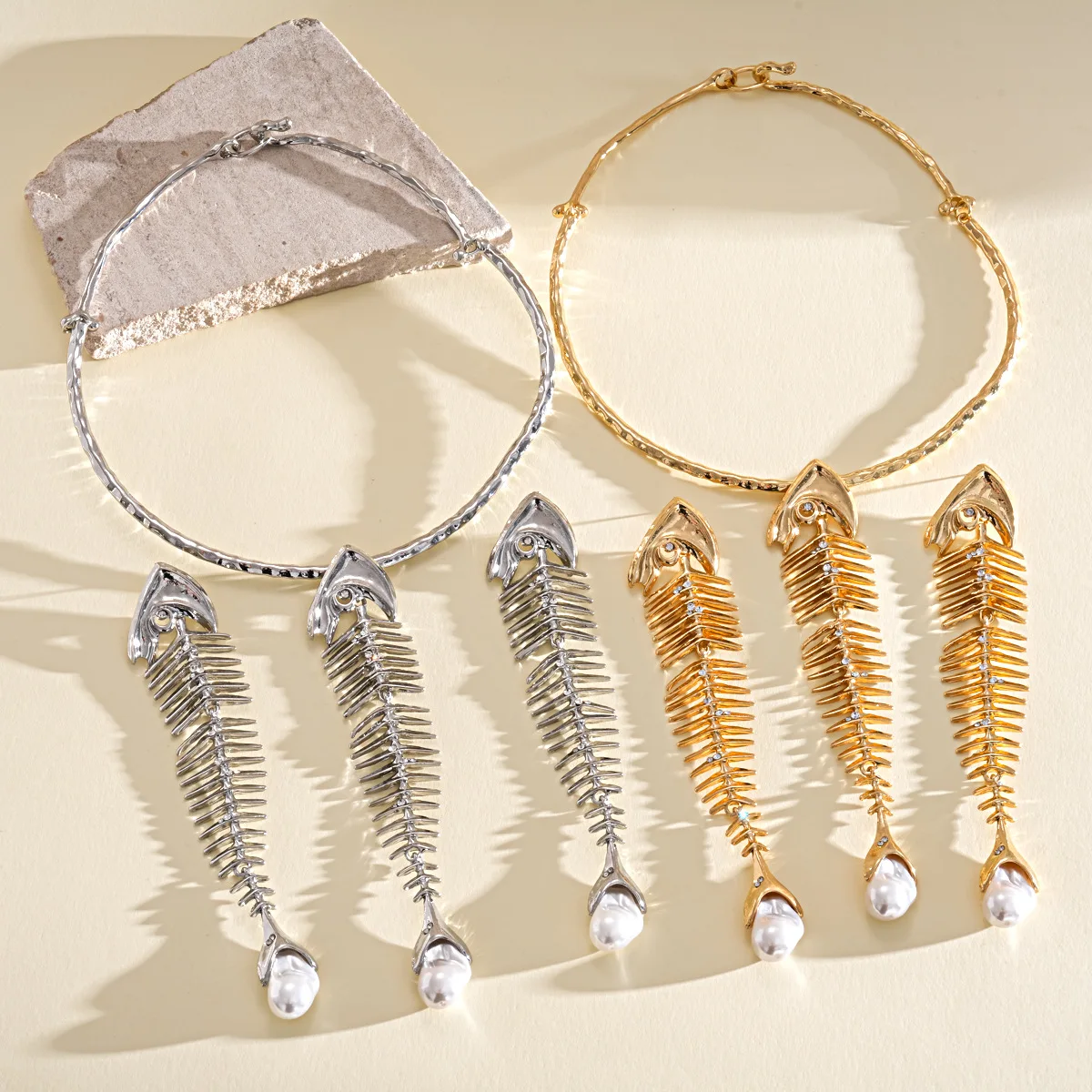 2PCS Retro Alloy Big Fish Bone Pendant Exaggerated Choker Necklace for Women Collar Necklace Earring Jewelry Accessories Gift