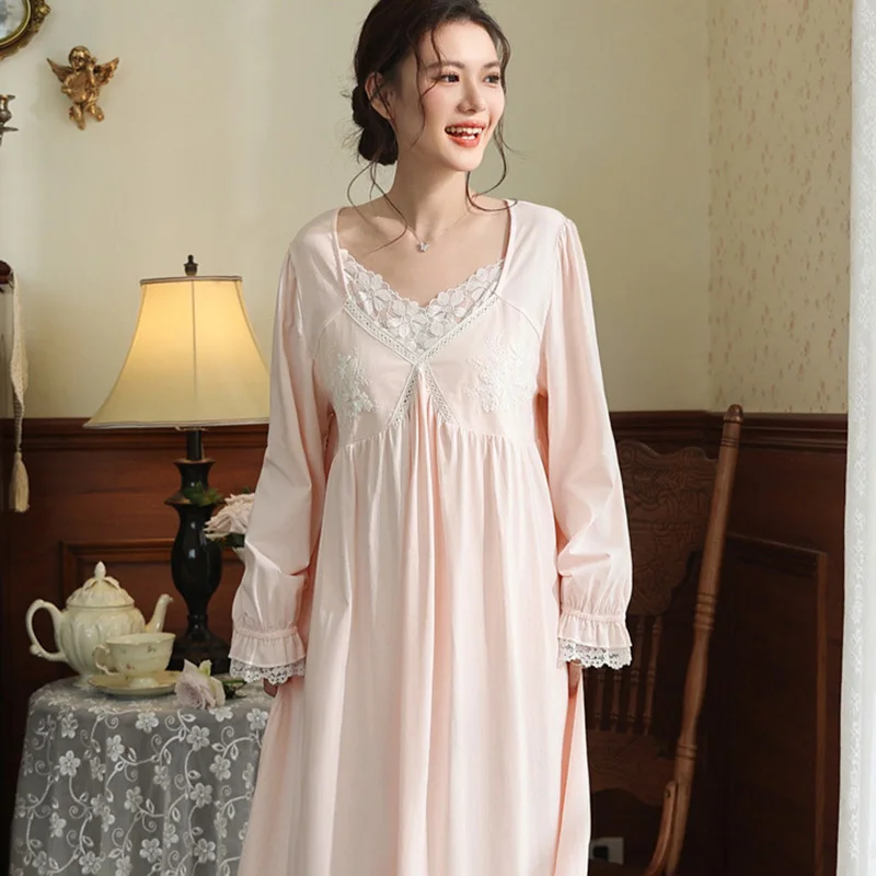 

Long Sleeved Nightgown Cotton Spring Loose Long French Embroidered Comfortable Sleepwear with Chest Cushion Home Clothes